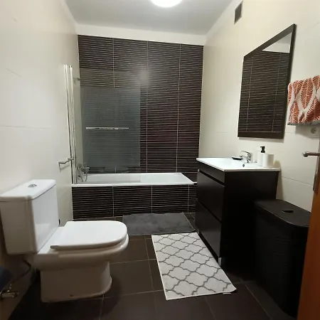 Modern 1br For 4 - Great For Long Stays, 10 Min To Attractions *