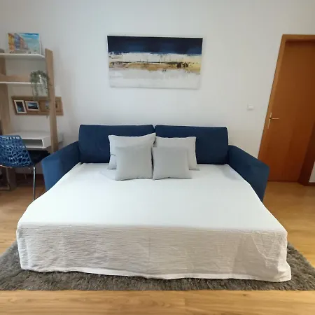 Modern 1br For 4 - Great For Long Stays, 10 Min To Attractions Apartment