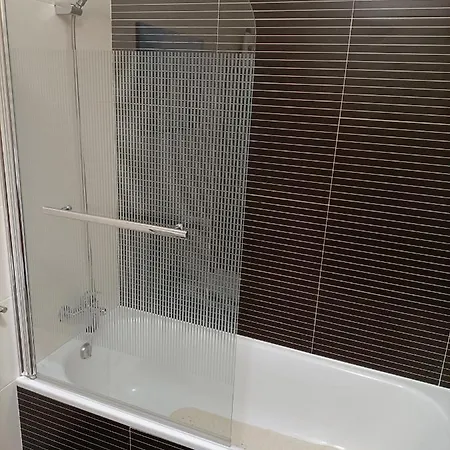Stylish 1br In Gaia Near Porto, Sleeps 4 加亚新城
