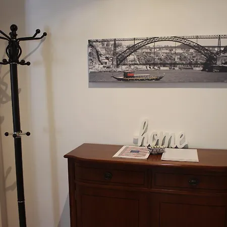 Stylish 1br In Gaia Near Porto, Sleeps 4