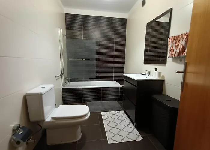 Modern 1br For 4 - Great For Long Stays, 10 Min To Attractions *